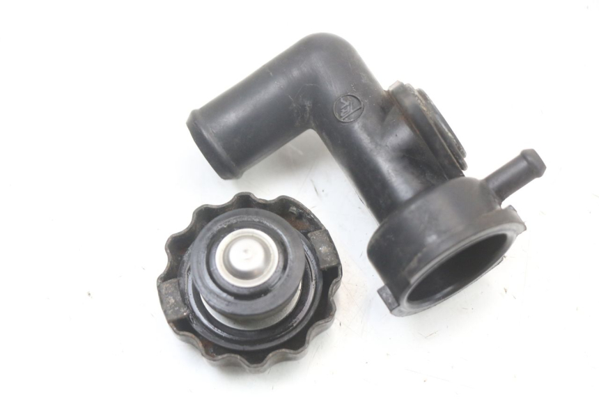 photo de RADIATOR CAP HONDA NTV DEAUVILLE 650 (1998 - 2001)