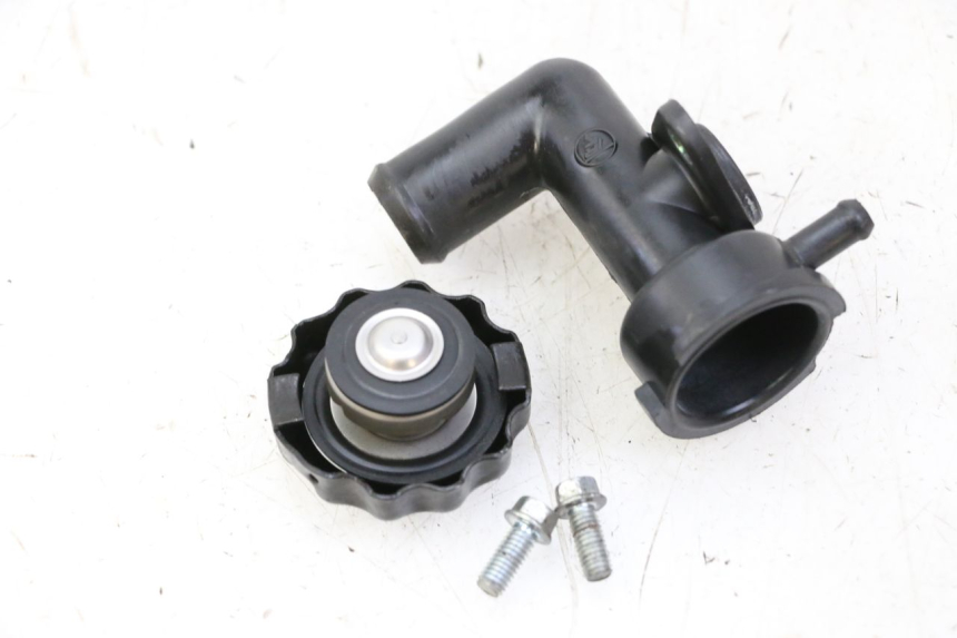 photo de RADIATOR CAP HONDA NTV DEAUVILLE 650 (2001 - 2006)