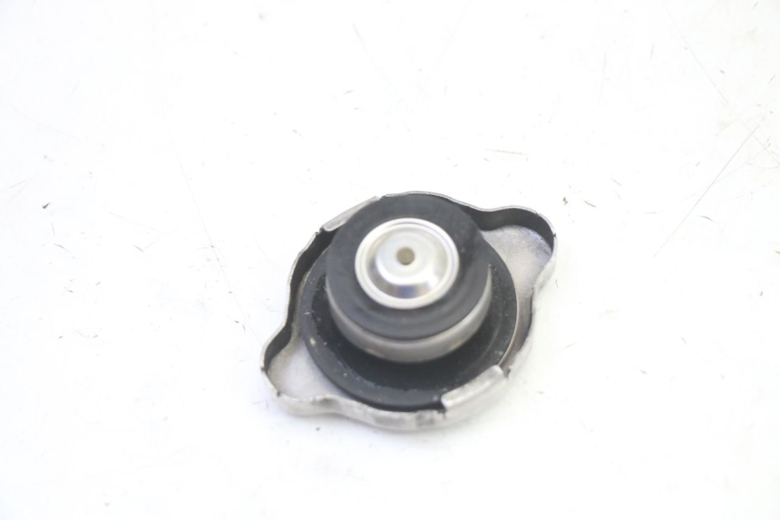 photo de RADIATOR CAP HONDA ST PAN EUROPEAN 1300 (2002 - 2013)