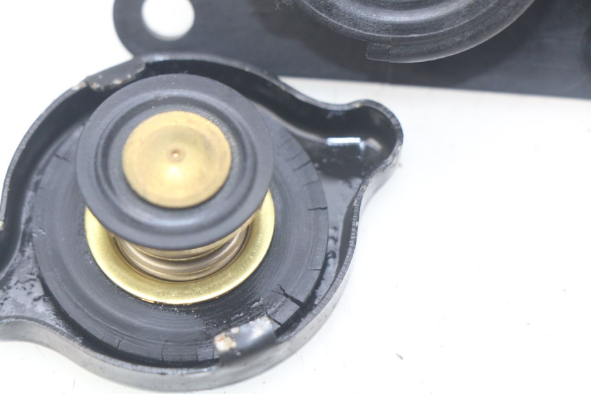 photo de RADIATOR CAP SUZUKI BURGMAN 125 (2007 - 2014)