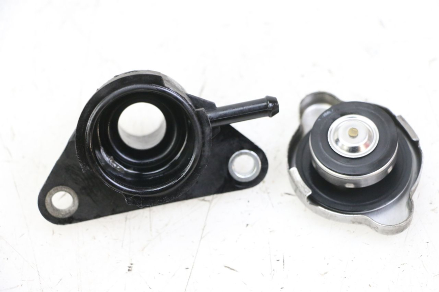photo de RADIATOR CAP SUZUKI BURGMAN 125 (2015 - 2017)