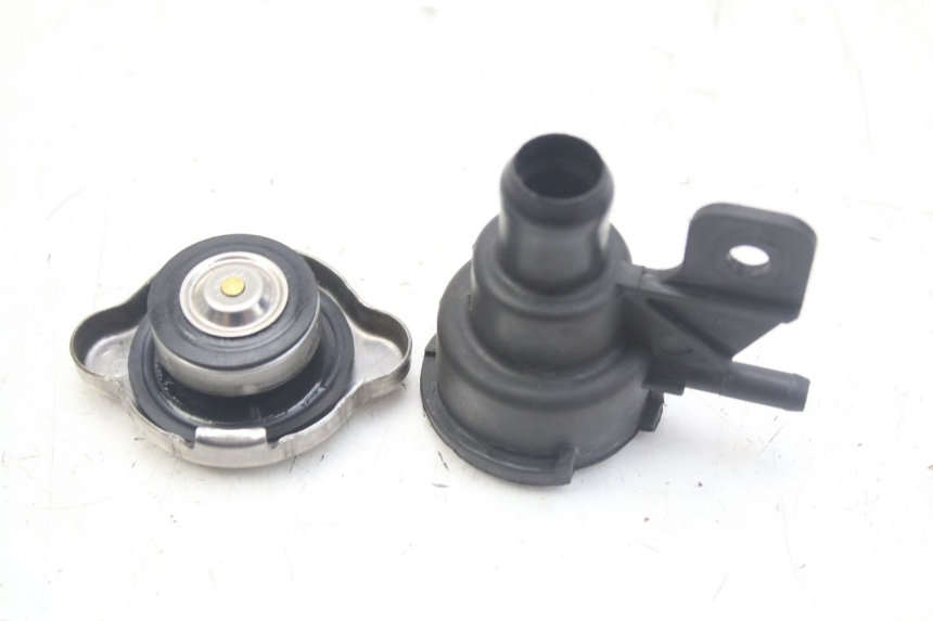 photo de RADIATOR CAP KYMCO X-CITING XCITING 400 (2014 - 2018)