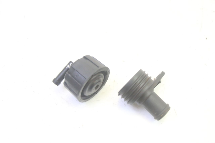 photo de RADIATOR CAP YAMAHA XMAX X-MAX 125 (2006 - 2009) - Technical close-up