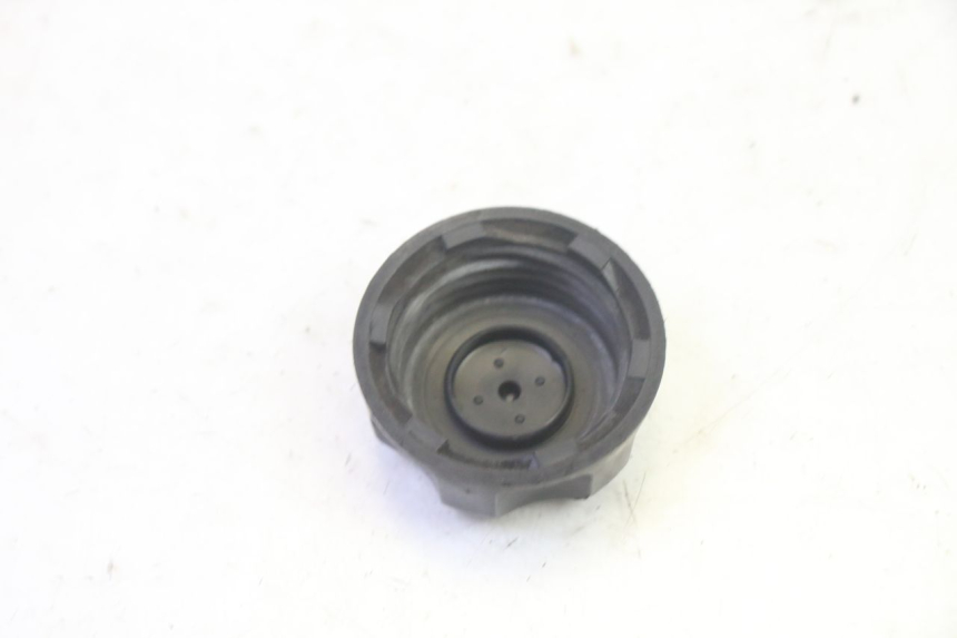 photo de FUEL TANK CAP MBK BOOSTER SPIRIT 50 (2004 - 2017) - Zoom on usage condition