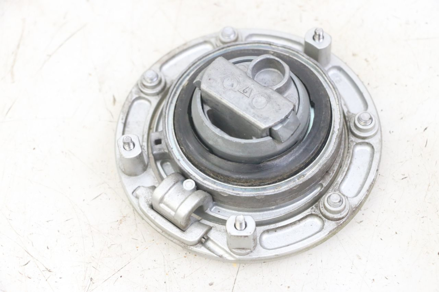 photo de FUEL TANK CAP HONDA CBF 500 (2004 - 2007)