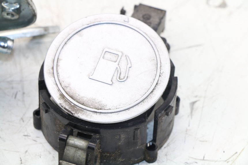 photo de FUEL TANK CAP KYMCO GRAND DINK 125 (2008 - 2014)