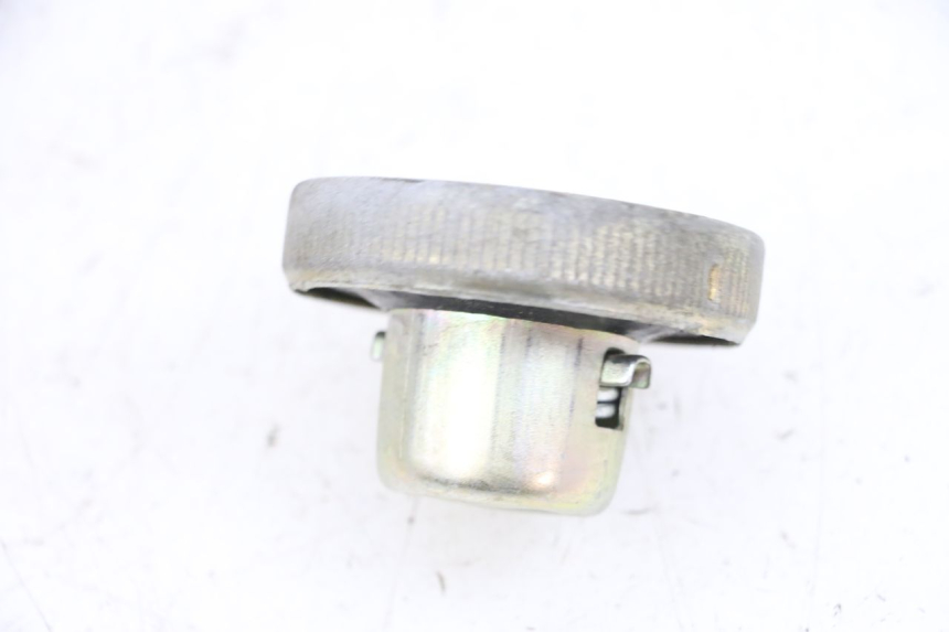 photo de FUEL TANK CAP KYMCO LIKE 125 (2009 - 2016) - Zoom on usage condition