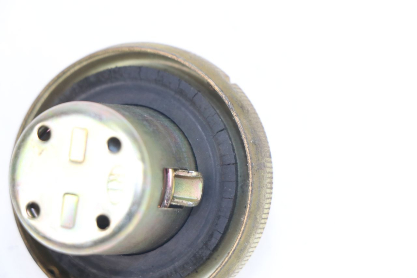 photo de FUEL TANK CAP PEUGEOT SUM UP 125 (2008 - 2013)