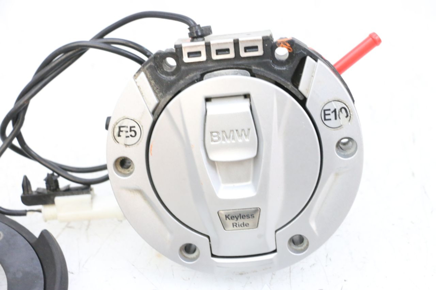 photo de FUEL TANK CAP BMW R GS 1250 (2021 - 2024) - Additional view of the item