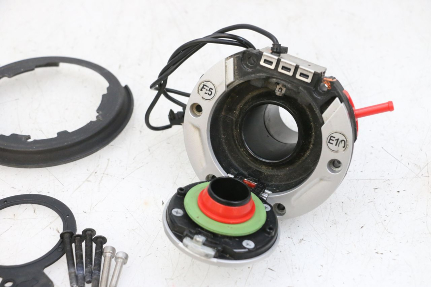 photo de FUEL TANK CAP BMW R GS 1250 (2021 - 2024) - Zoom on usage condition