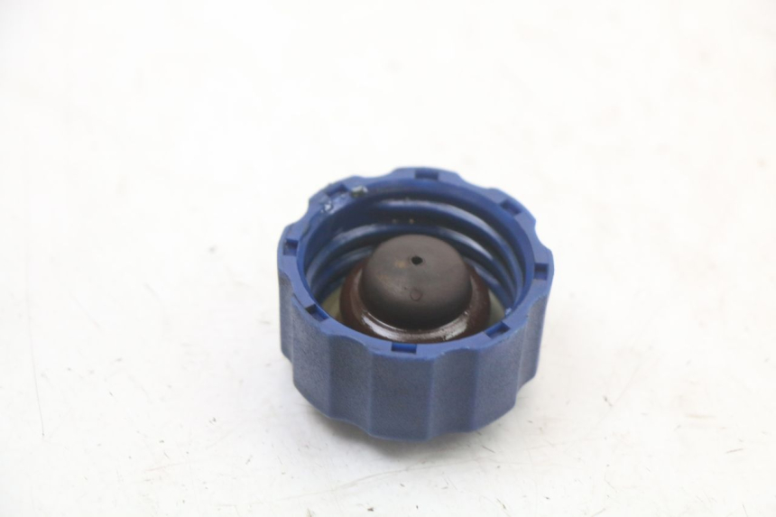 photo de OIL TANK CAP PEUGEOT SATELIS 125 (2010 - 2012)