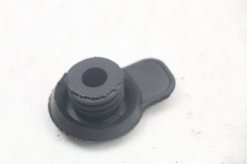 photo de OIL TANK CAP PEUGEOT XP6 50 (1997 - 2003)