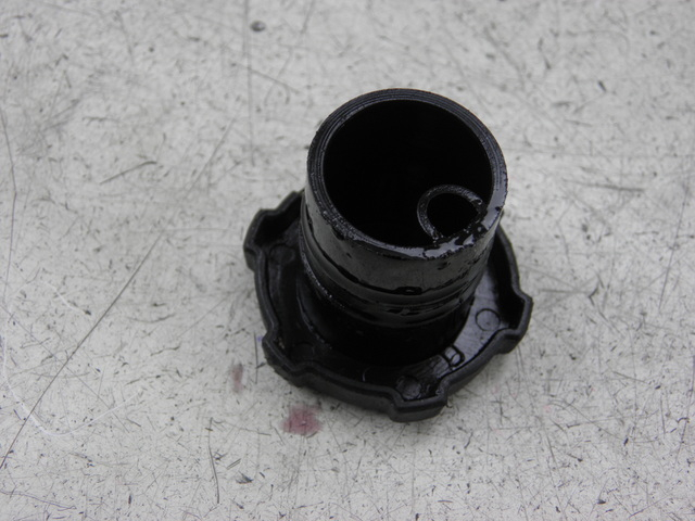 photo de OIL TANK CAP PIAGGIO ZIP 2T 50 (2009 - 2019)