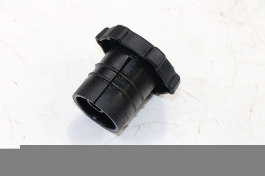 photo de OIL TANK CAP PIAGGIO ZIP 2T 50 (2009 - 2019)