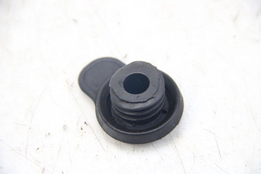 photo de OIL TANK CAP YAMAHA XMAX X-MAX 125 (2006 - 2009)