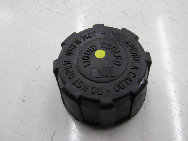 photo de EXPANSION BOTTLE CAP PIAGGIO XEVO - X EVO 125 (2010 - 2015)