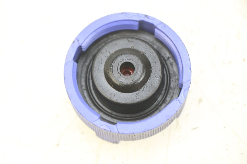 photo de EXPANSION TANK CAP PEUGEOT SATELIS 125 (2006 - 2009)