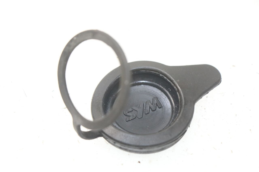 photo de EXPANSION BOTTLE CAP SYM GTS EFI ABS 125 (2012 - 2016)