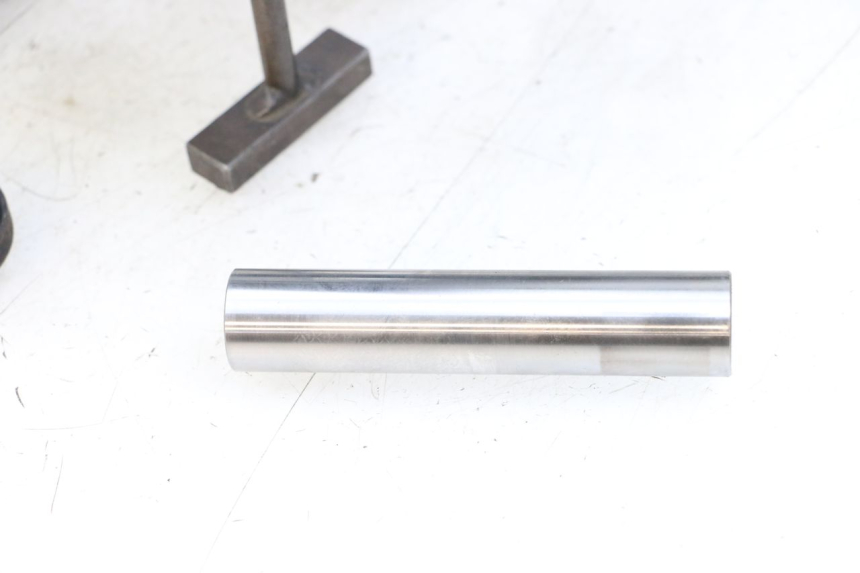 photo de Swingarm HYOSUNG GV AQUILA 125 (2000 - 2004)