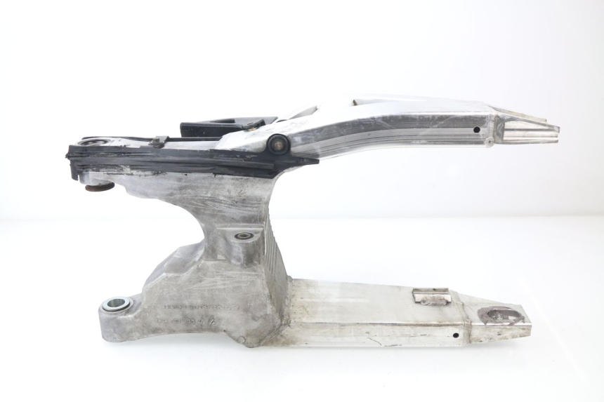 photo de SWING ARM HONDA CBR 929 RR FIREBLADE 900 (2000 - 2001)