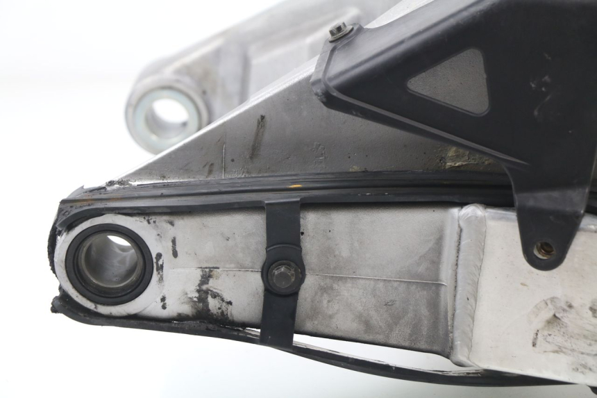 photo de SWING ARM HONDA CBR 929 RR FIREBLADE 900 (2000 - 2001)