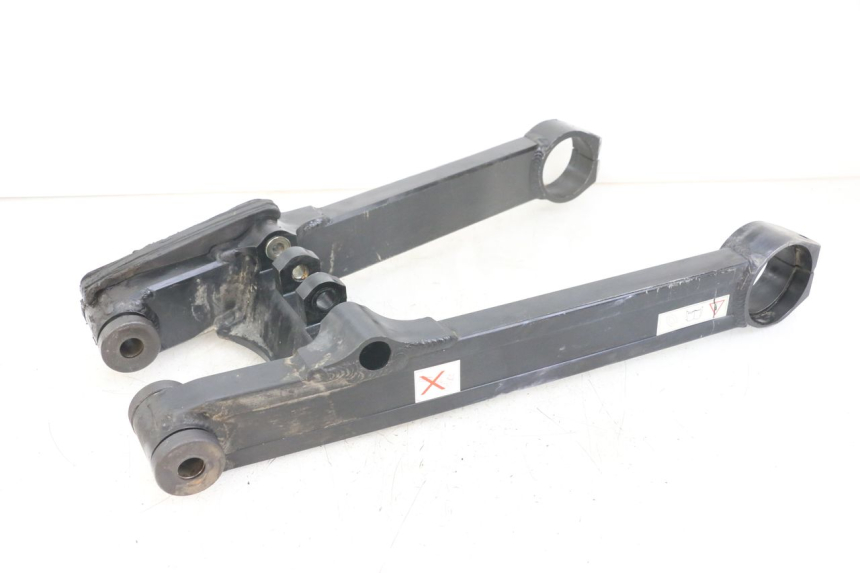 photo de SWINGARM TRIUMPH SPEED TRIPLE T301 900 (1994 - 1996)