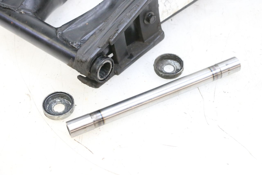 photo de SWING ARM YAMAHA TZR 50 (2008 - 2016) - Fixing points details