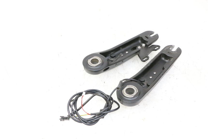 photo de SWINGARM DUALTRON VICTOR LIMITED 1