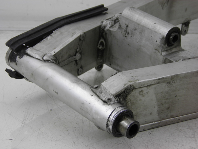 photo de SWING ARM YAMAHA FZS FAZER 600 (1998 - 2001)