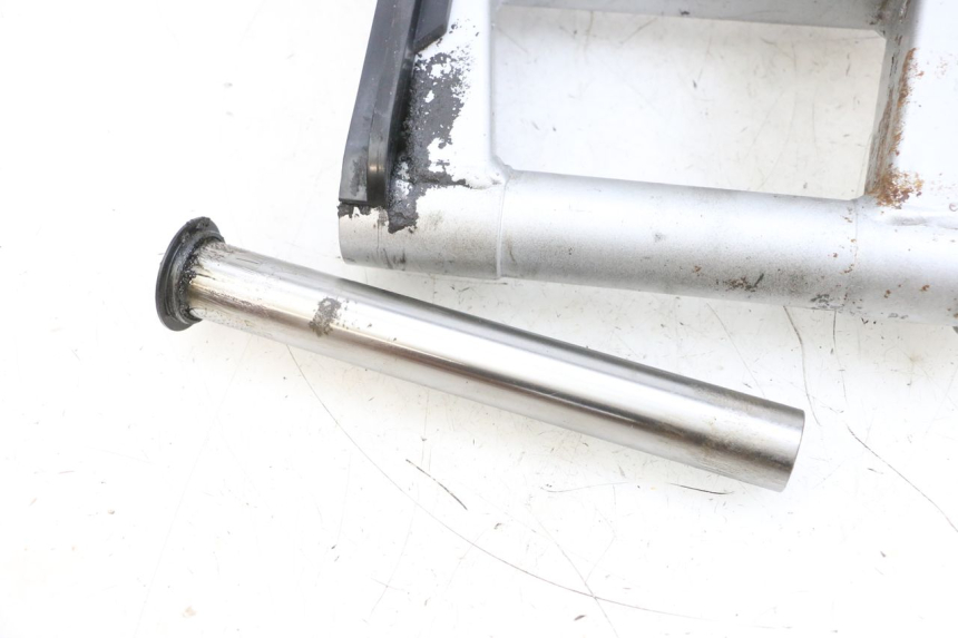 photo de SWING ARM KAWASAKI ZR 7 750 (1999 - 2001) - Alternative perspective