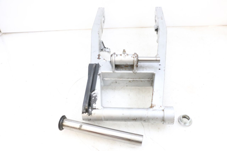 photo de SWING ARM KAWASAKI ZR 7 750 (1999 - 2001) - Fixing points details