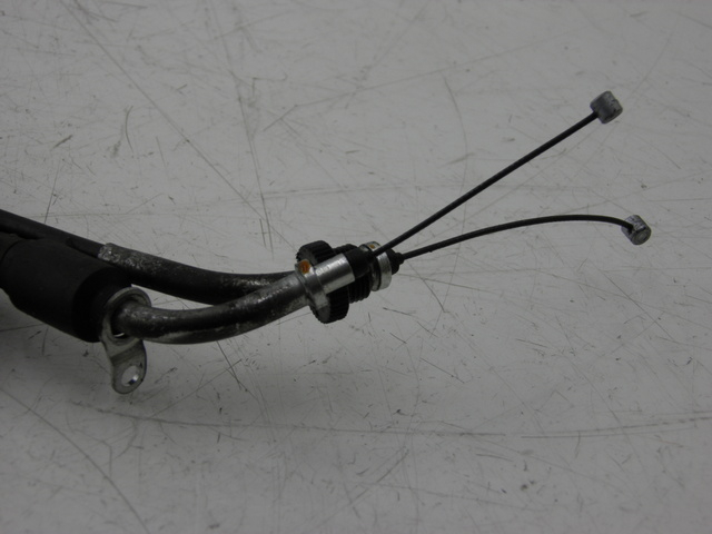 photo de ACCELERATOR CABLE SUZUKI BURGMAN 125 (2007 - 2014)