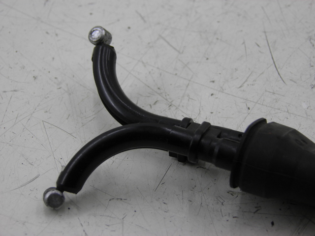 photo de THROTTLE CABLE YAMAHA TDM 900 (2004 - 2006)