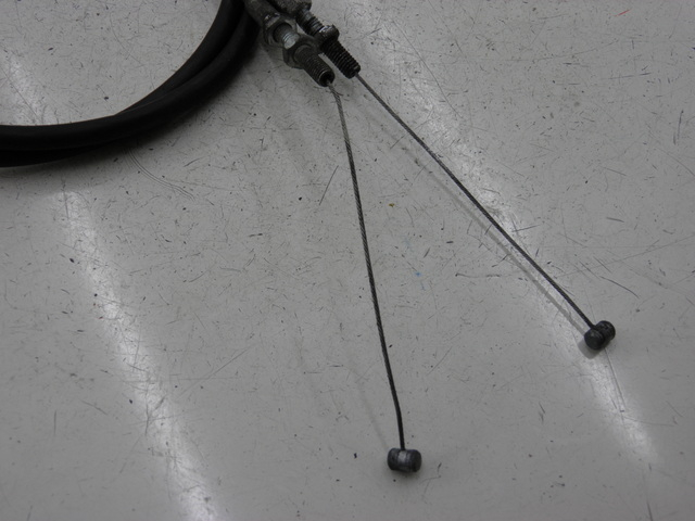 photo de THROTTLE CABLE YAMAHA TDM 900 (2004 - 2006)