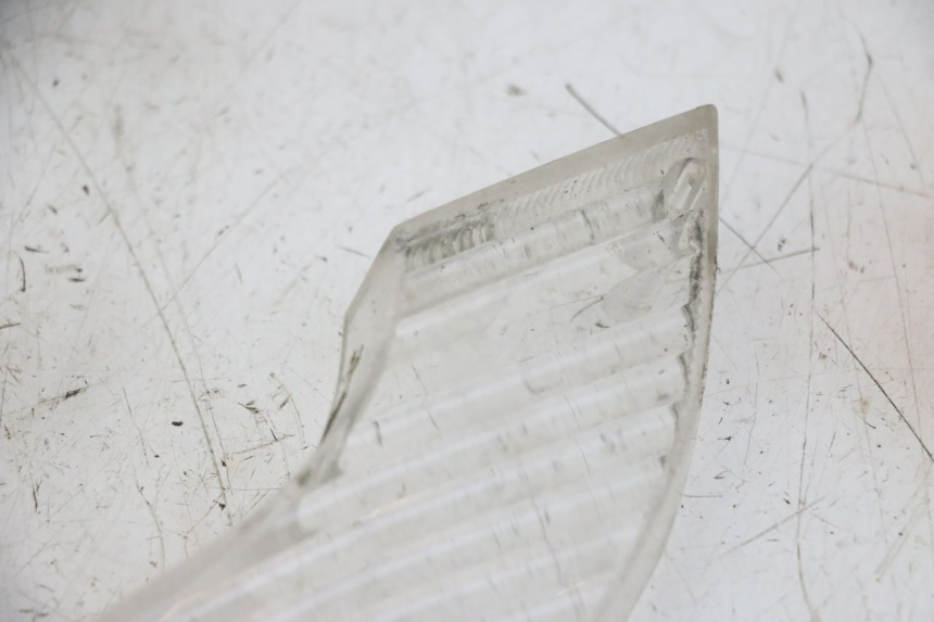 photo de FRONT RIGHT TURN SIGNAL LENSE PEUGEOT VIVACITY NEW 2T 50 (2008 - 2017)