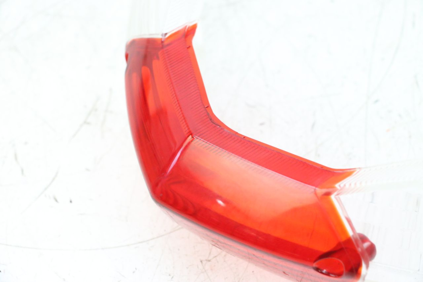 photo de TAIL LIGHT LENSE PEUGEOT KISBEE 4T 50 (2018 - 2022) - Zoom on usage condition