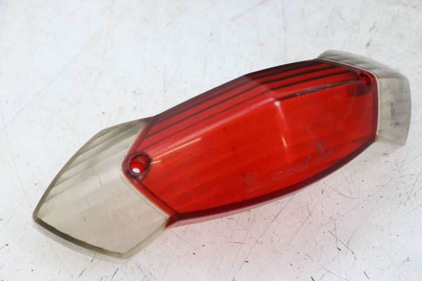 photo de TAIL LIGHT LENSE PEUGEOT KISBEE 4T 50 (2010 - 2017)