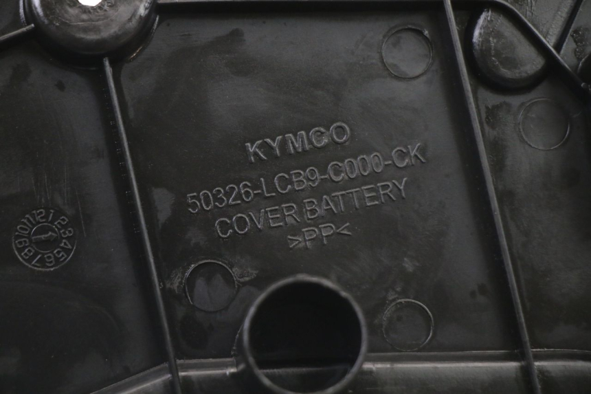 photo de BATTERY COVER KYMCO AGILITY 4T 50 (2005 - 2018)