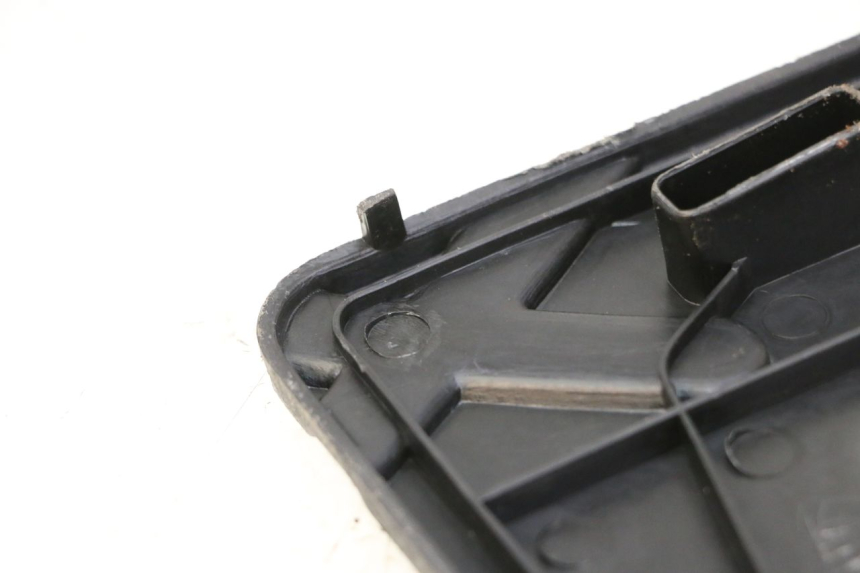 photo de BATTERY COVER KYMCO AGILITY 4T 50 (2005 - 2018)