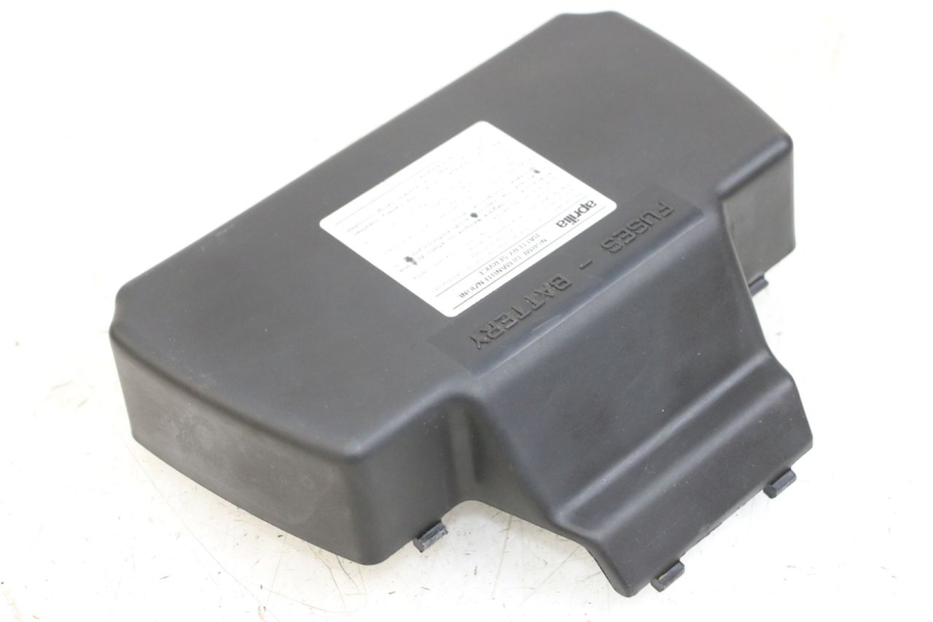 photo de BATTERY COVER APRILIA SCARABEO 100 (2003 - 2012)