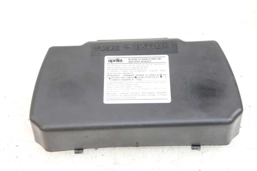 photo de BATTERY COVER APRILIA SCARABEO 100 (2003 - 2012)