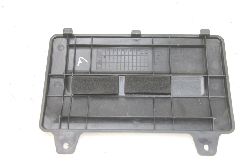 photo de BATTERY COVER APRILIA SXR 50 (2021 - 2023)