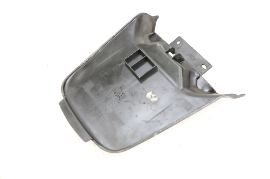 photo de BATTERY COVER MBK BOOSTER SPIRIT 50 (2004 - 2017) - Technical close-up