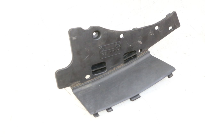 photo de BATTERY COVER SUZUKI BURGMAN 125 (2007 - 2014)