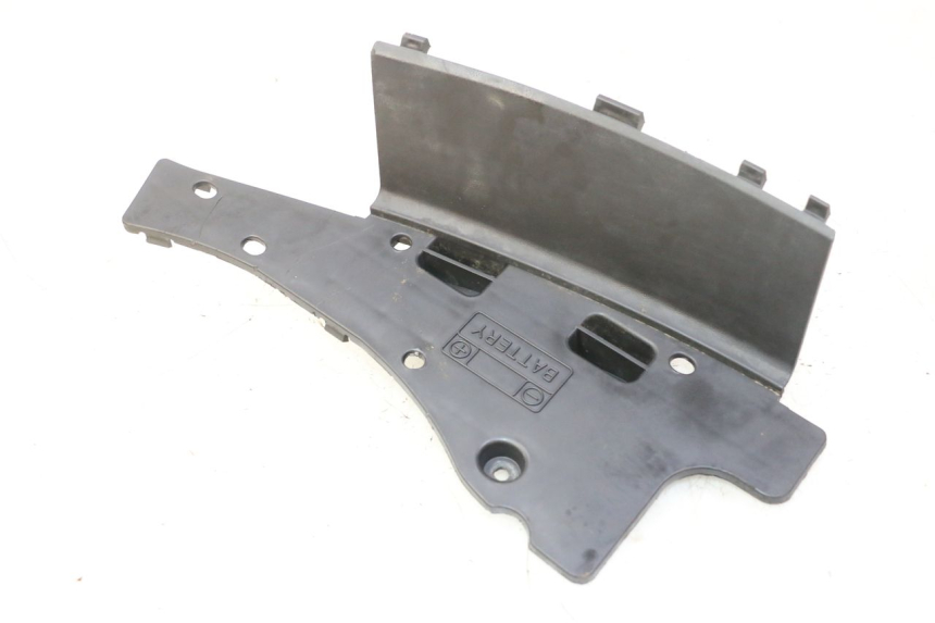 photo de BATTERY COVER SUZUKI BURGMAN 125 (2007 - 2014)