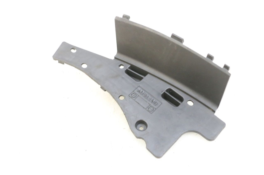 photo de BATTERY COVER SUZUKI BURGMAN 125 (2007 - 2014) - Alternative perspective