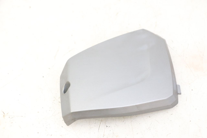 photo de BATTERY COVER SYM JOYMAX 125 (2010 - 2017)