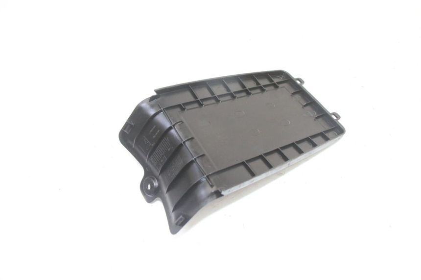 photo de BATTERY COVER PEUGEOT KISBEE 4T 50 (2018 - 2022)