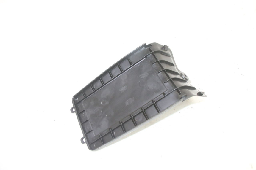 photo de BATTERY COVER PEUGEOT KISBEE 4T 50 (2018 - 2022)