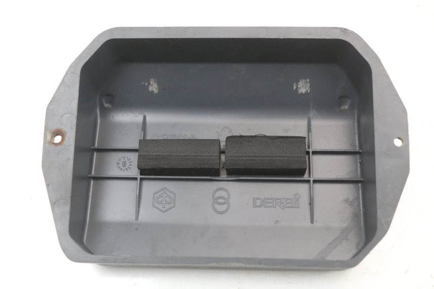 photo de BATTERY COVER PIAGGIO LIBERTY 4T 50 (2004 - 2008)